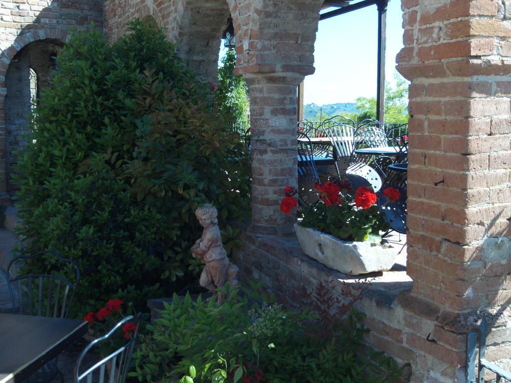 Osteria Del Vicario Certaldo Exterior foto